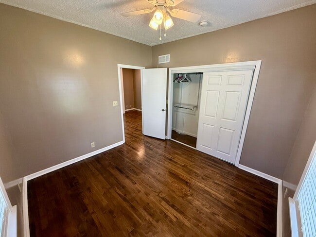 Building Photo - 1132 S Dodgion Ave