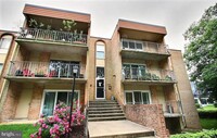 Building Photo - 11901 Parklawn Dr