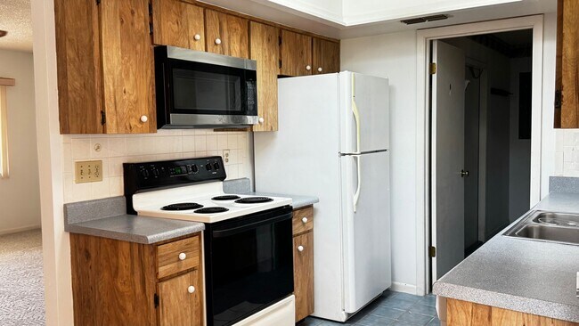 Building Photo - 8449 SW 106th Pl