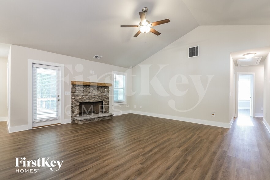 Building Photo - 7110 Lawson Dr