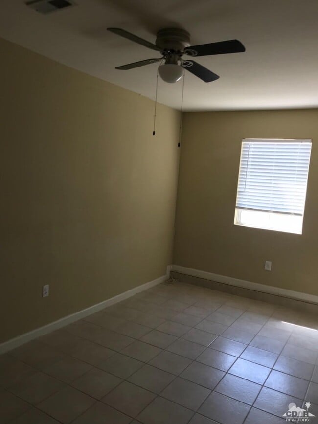 Building Photo - 49084 Violet St