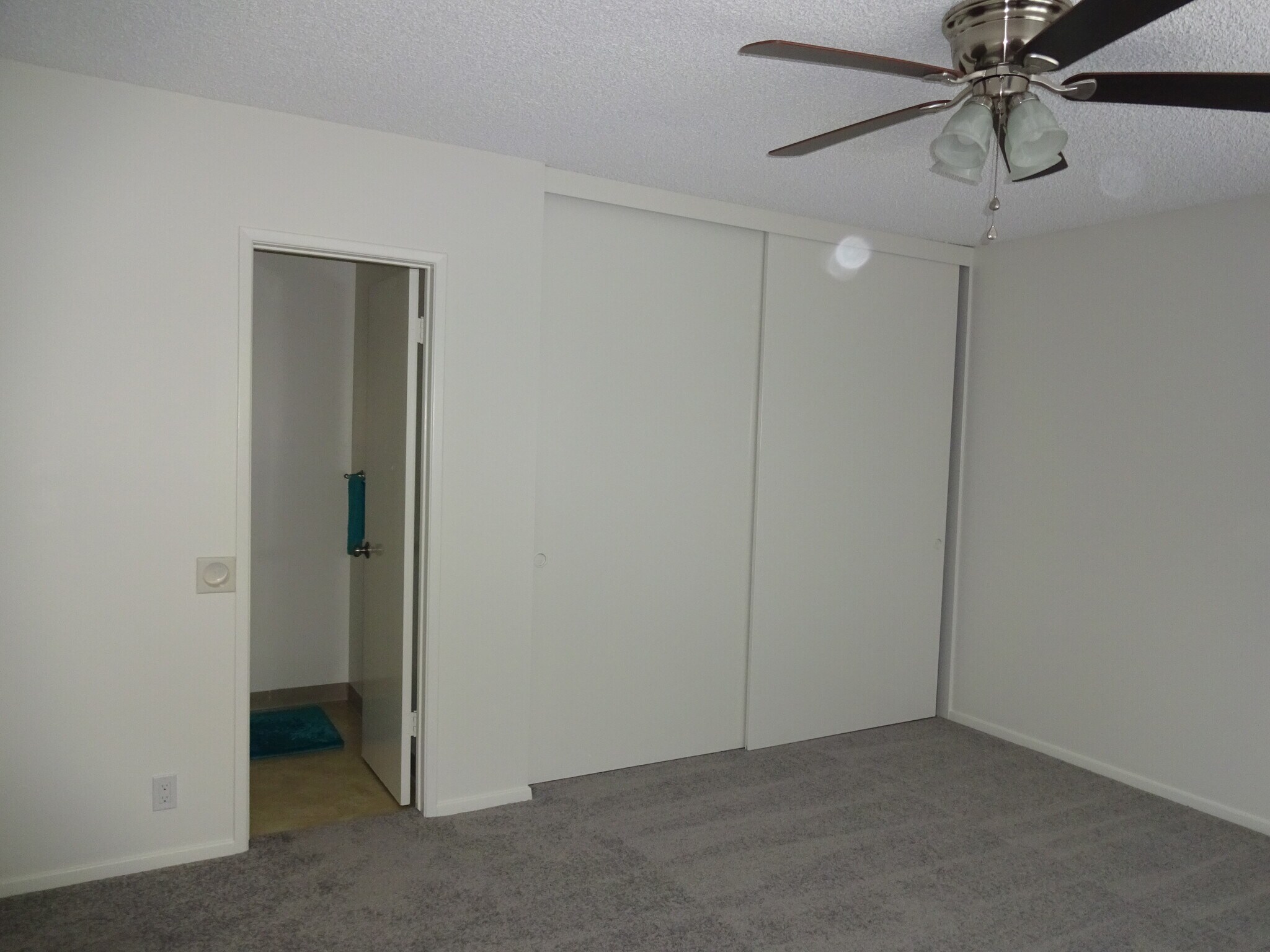 Master bedrm closet - 841 W 25th St