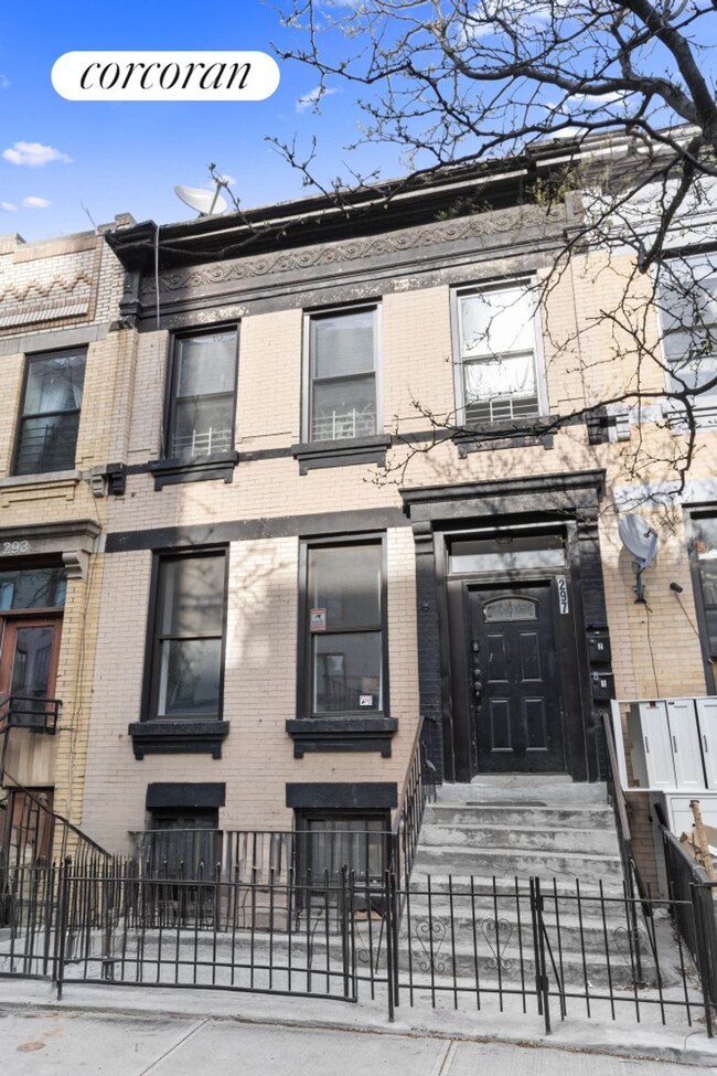 Building Photo - 297 Hinsdale St