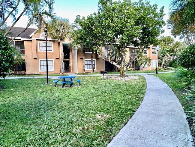 Building Photo - 10680 SW 155th Pl