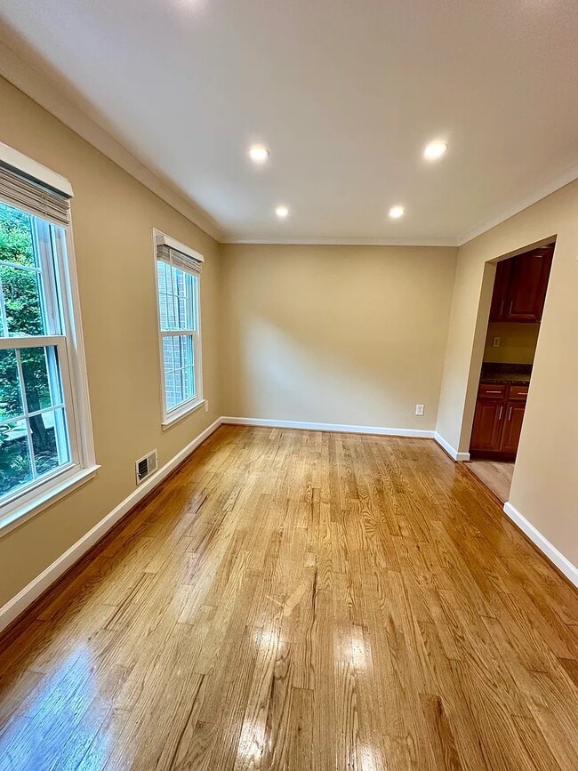 Building Photo - 2453 Alsop Ct