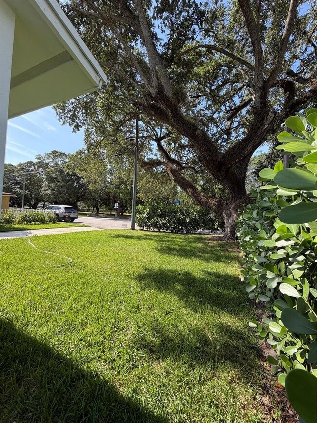 Building Photo - 6091 SW 64th Terrace