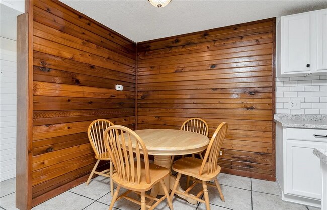 Building Photo - 10211 Ura Ln