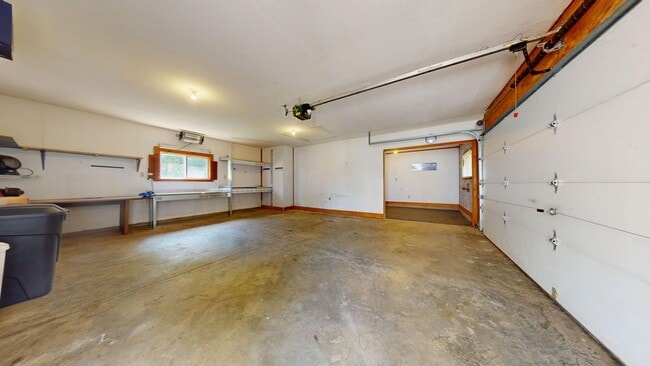 Building Photo - Cute ranch, all Electric in Madison Schools