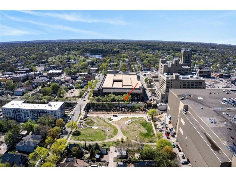 Building Photo - 2900 11th Ave S