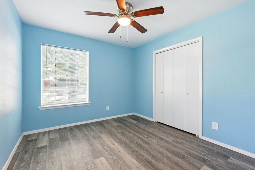 Building Photo - 1713 Japonica Ln
