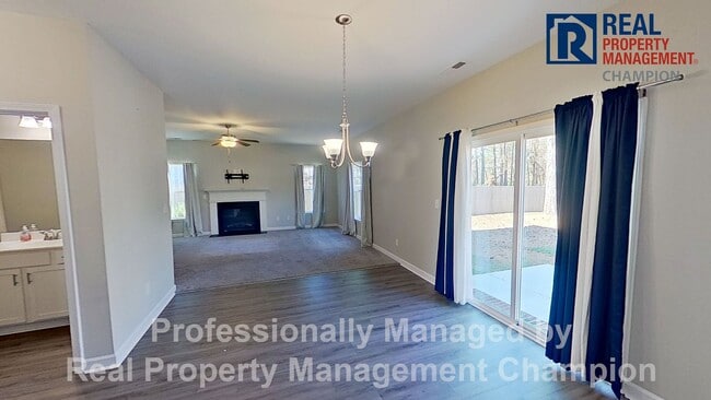 Building Photo - Spacious 3 BD/2.5 BA Home with Office Featuring Open Floorplan