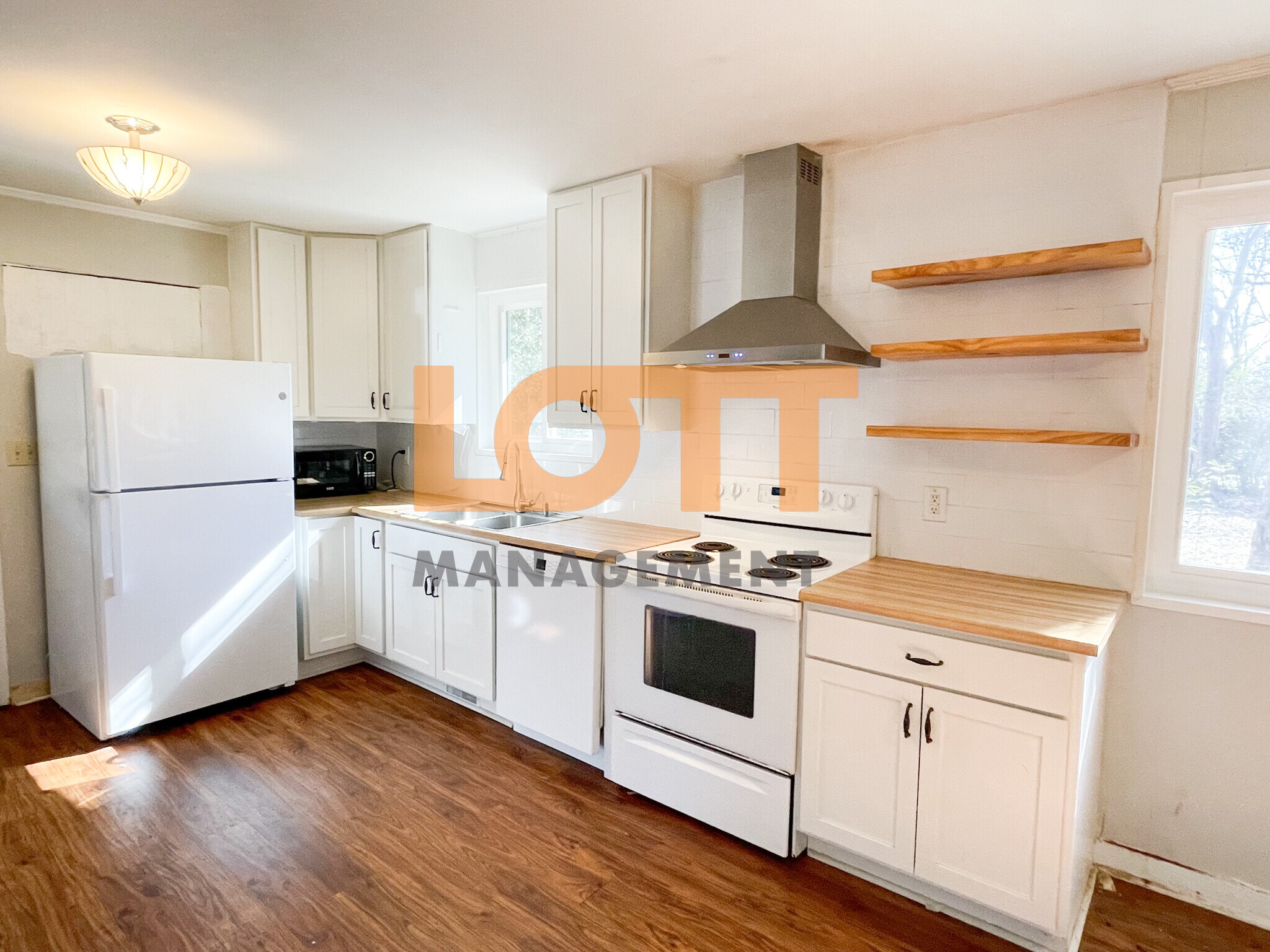 Building Photo - 126 Forestdale Dr