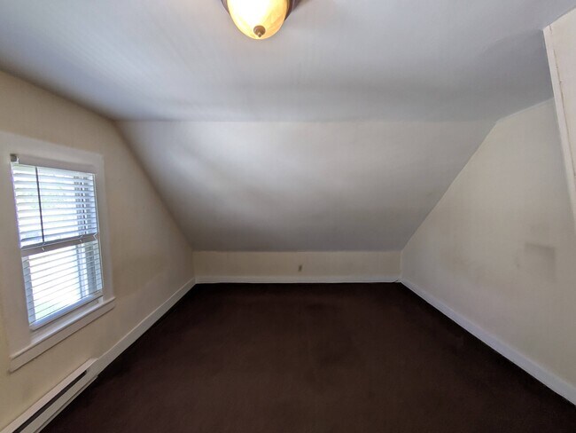 Building Photo - 90 Fairview Ave