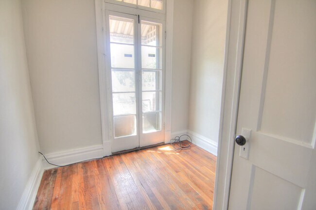 Building Photo - 3153 Magnolia Ave