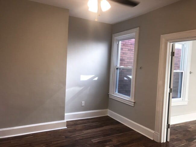 Building Photo - 3 BR, 1 Bath Townhouse - Lawrenceville - TOTALLY UPDATED!