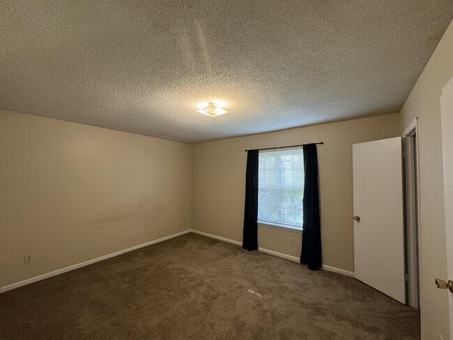 Building Photo - 3100 Gayhart Dr NW