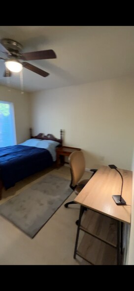 Building Photo - 1431 Collegiate Cir