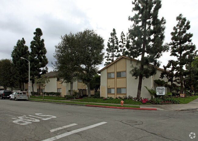Primary Photo - Briar Villa Apartments