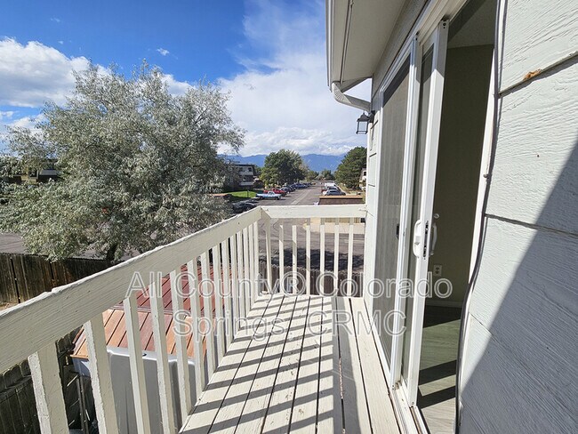 Building Photo - 1010 Mazatlan Cir