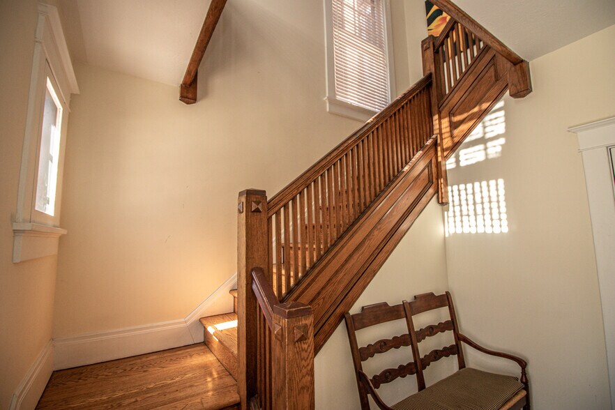 Building Photo - 1204 Columbia St