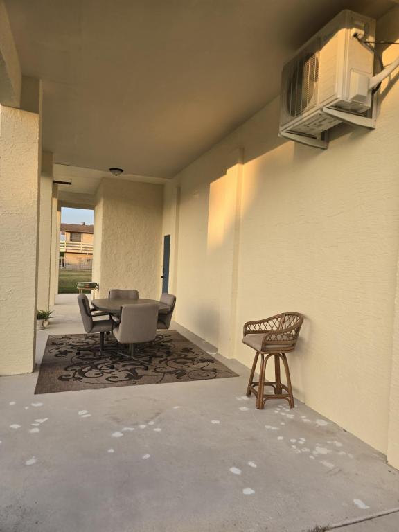 Building Photo - 4261 Paradise Cir