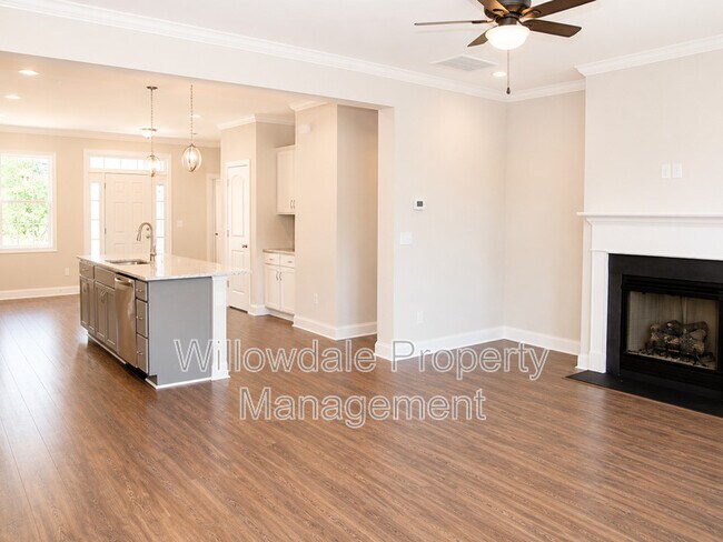 Building Photo - 904 Laurel Gate Dr