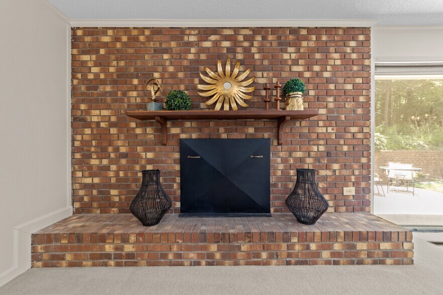 Hearth - 2117 N Lakeshore Dr