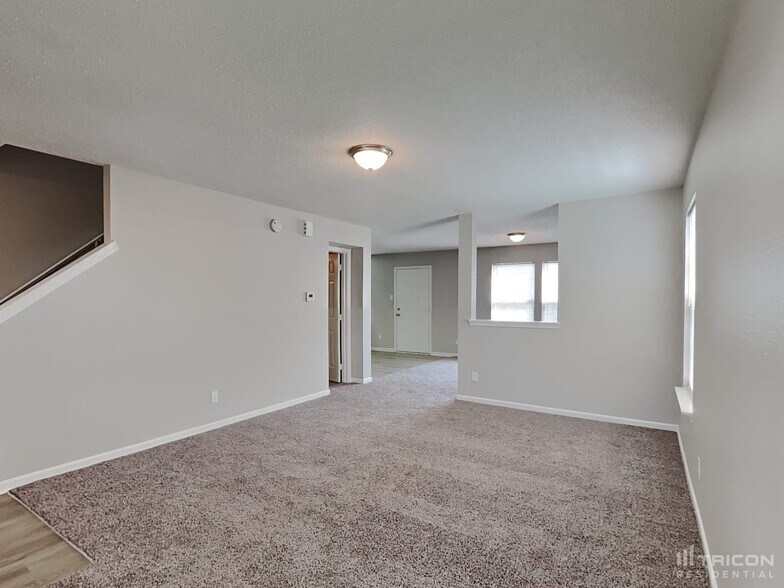 Building Photo - 2279 Westmere Dr