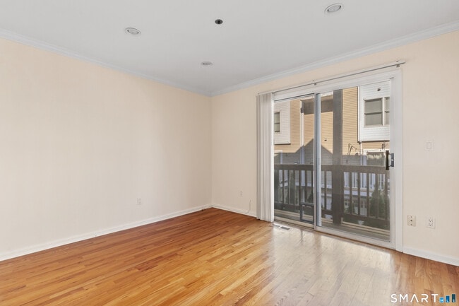 Building Photo - 44 Pleasant St