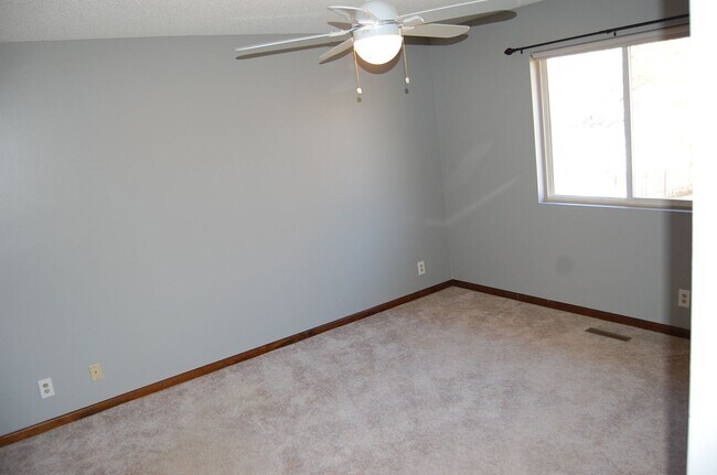 Building Photo - 3724 Clover Cir
