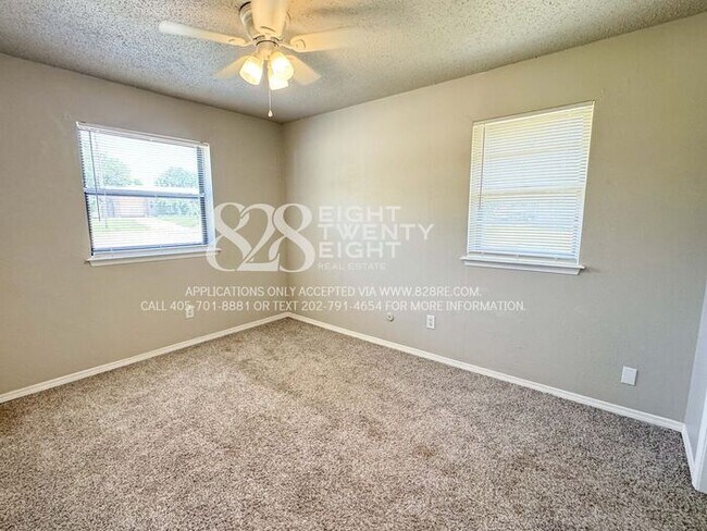 Building Photo - NICE 3 BED/1.5 BATH ON QUIET CUL-DE-SAC IN...