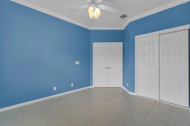 Building Photo - 10664 Royal Caribbean Cir