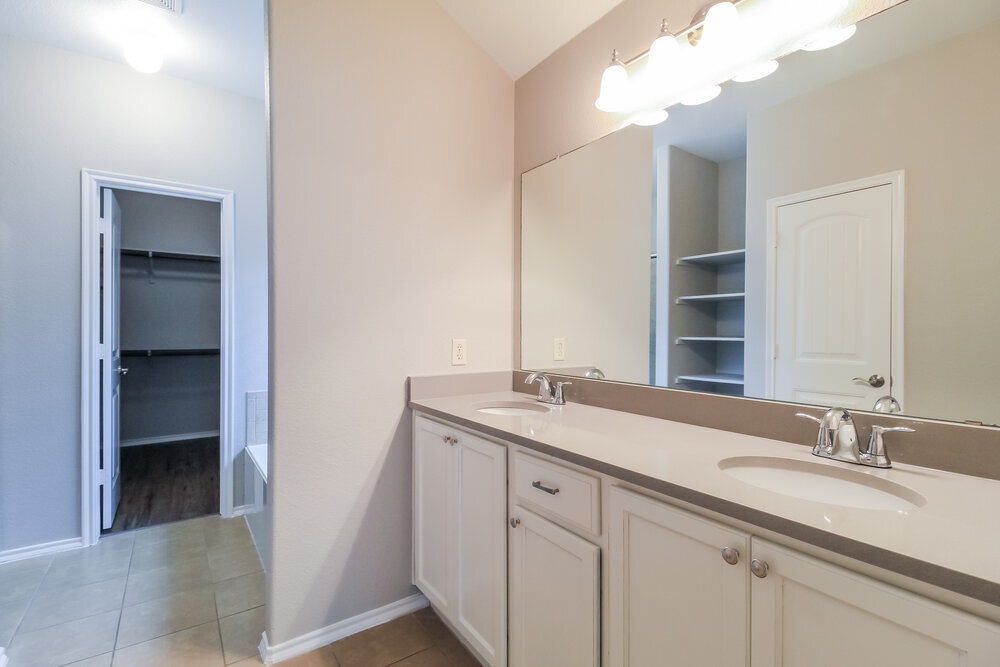 Building Photo - 1813 Cedar Wood Trail