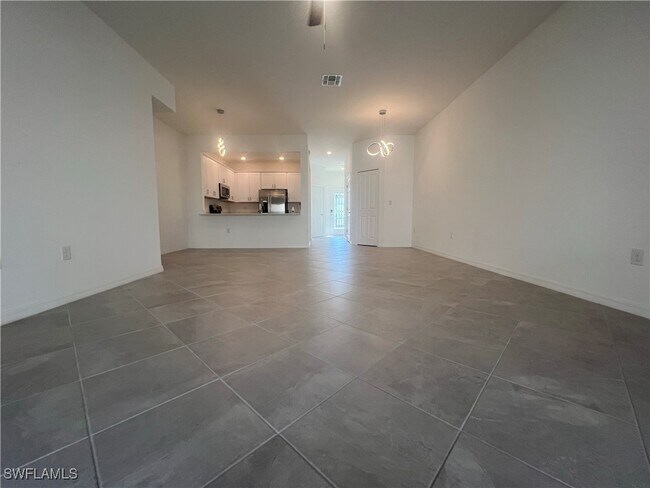 Building Photo - 2827 Blossom Wy