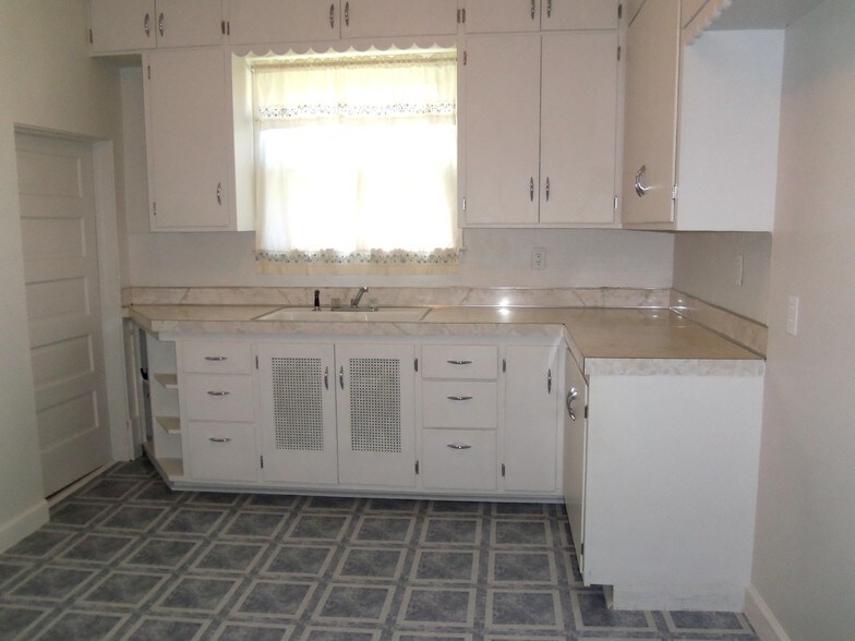 Building Photo - 1227 Williston Ave