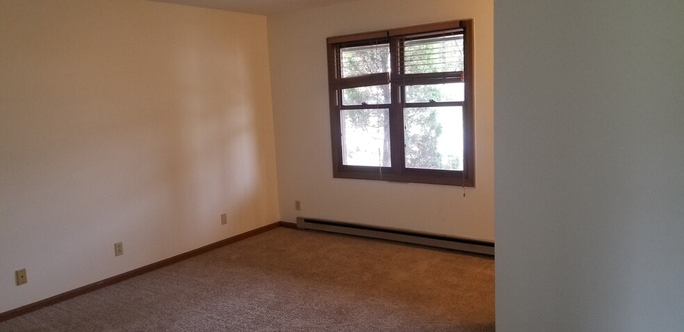 Bedroom - 532 Executive Blvd