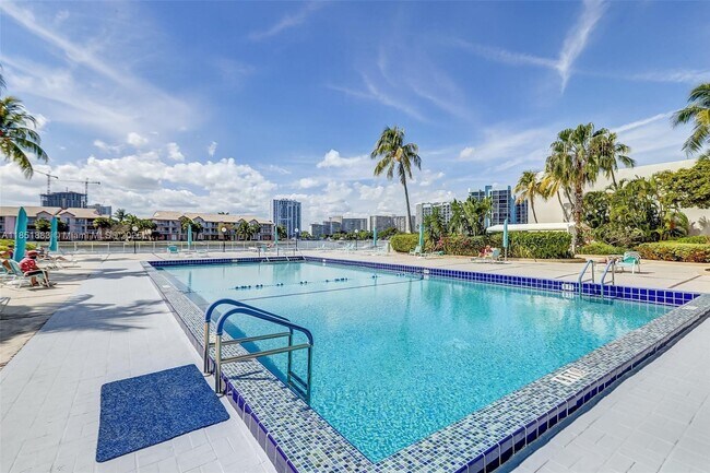 Building Photo - 3800 S Ocean Dr