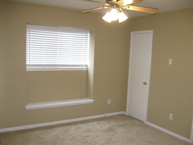 Building Photo - 5123 Chase Park Gate St