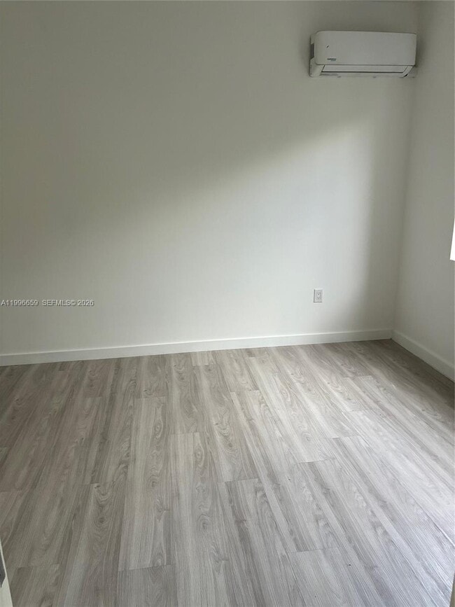 Building Photo - 2352 SW 5th St