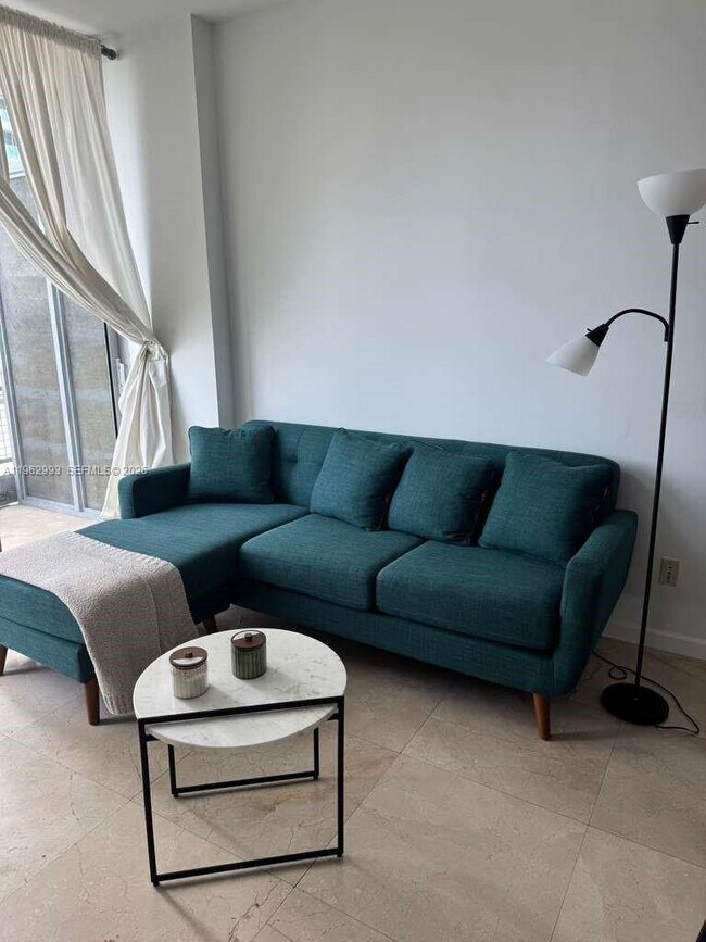 Building Photo - 690 SW 1st Ct