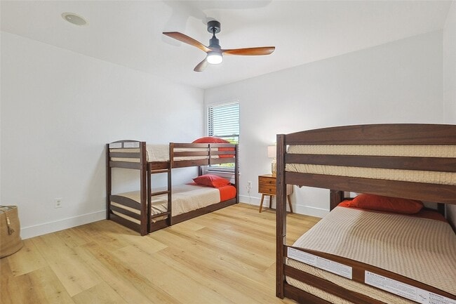 Building Photo - 1088 Pondview Dr