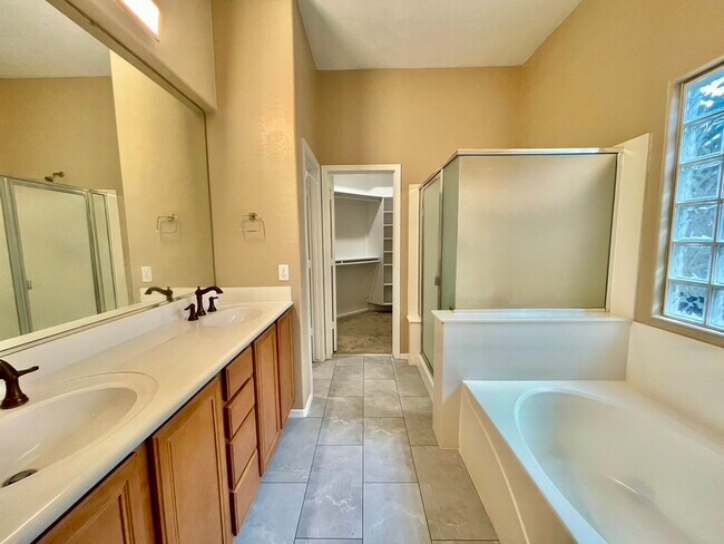 Building Photo - 2916 W Windsong Dr