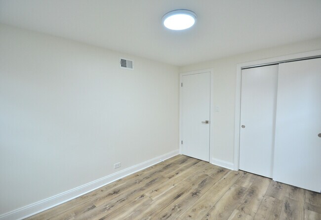 Building Photo - 6311 N Lawndale Ave