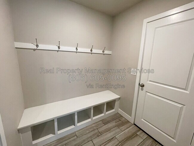 Building Photo - 7347 99th St