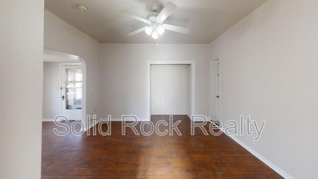 Building Photo - 2436 E Monument St