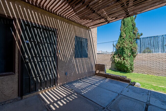 Building Photo - 2650 S Los Amigos Dr