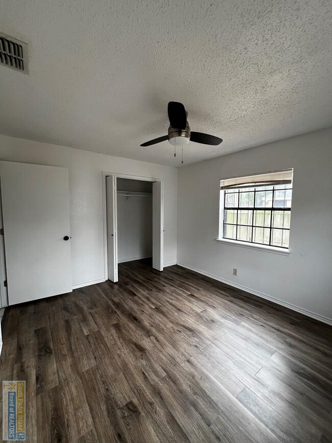 Building Photo - 1547 Guadalajara Ave