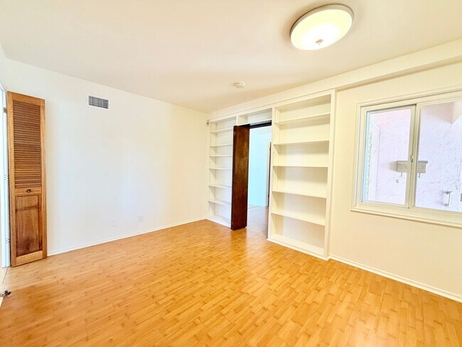 Building Photo - 4 bedroom La Mirada Home