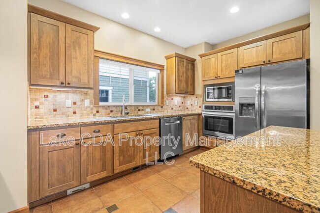 Building Photo - 3270 N Waterwood Ln