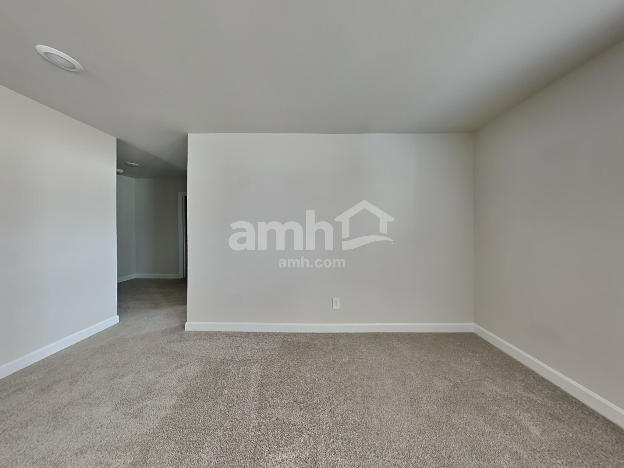 Building Photo - 210 Granby Trl